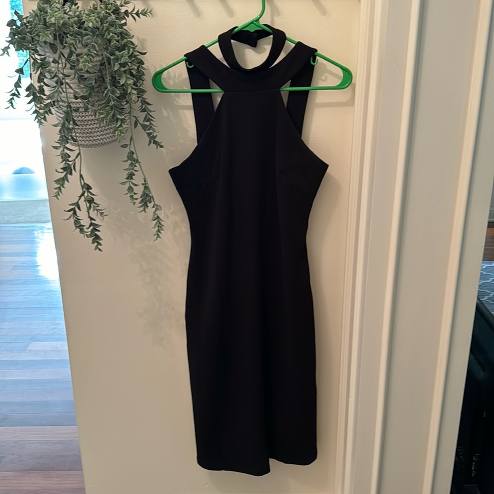 Bebe Sz 6 little black dress